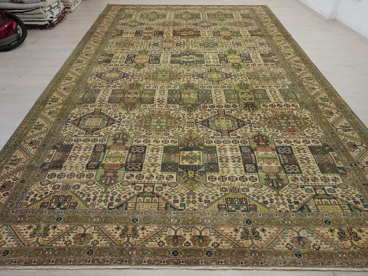 Oversized Vintage Kayseri Rug: 8.3"x13.4" Feet,Turkish Wool On Cotton Carpet Rugs.