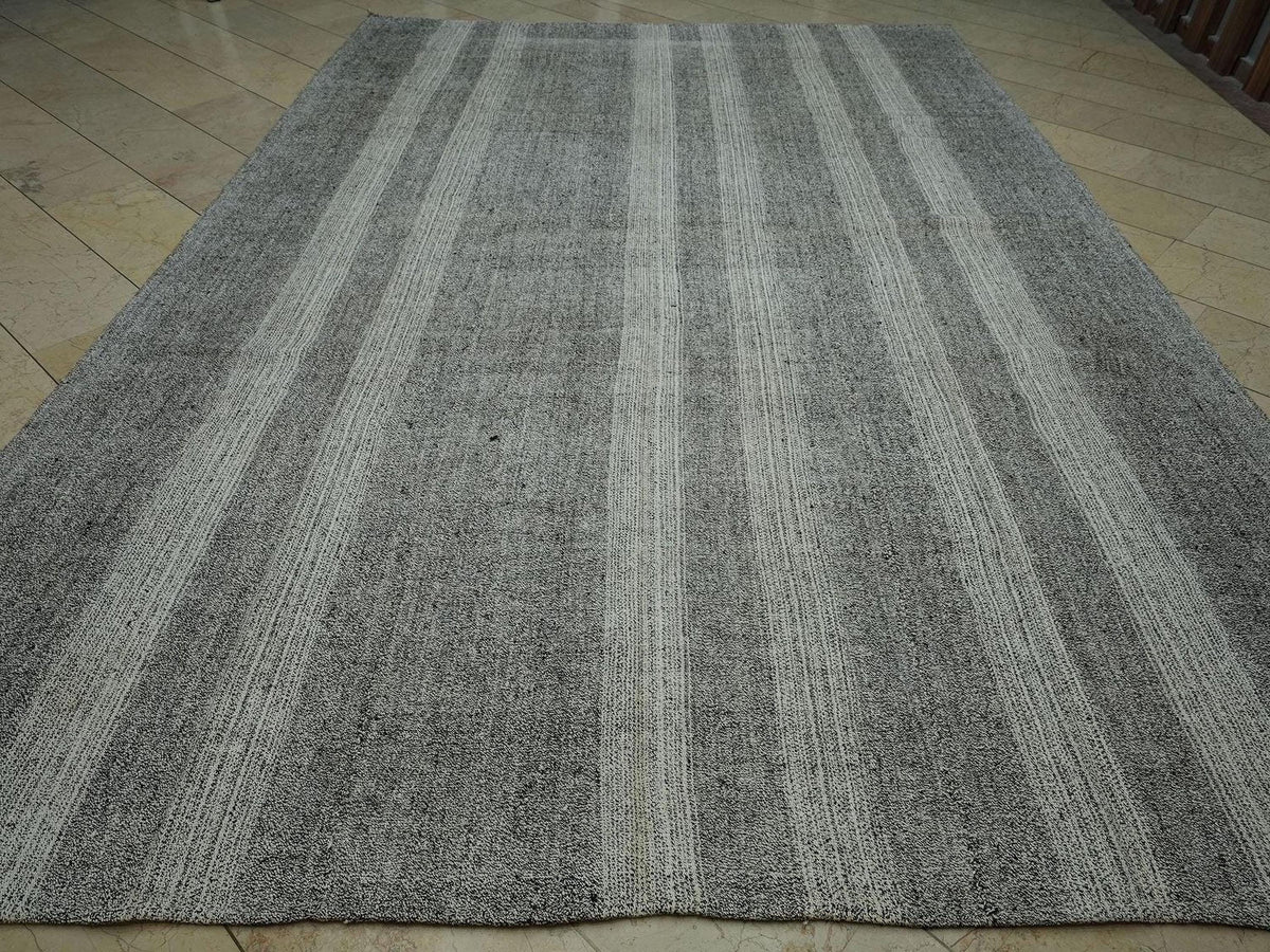 Oversized White Stripe Kilim Rug: Flat Weave Cotton & Goat Hair (8,10"x13" Feet)