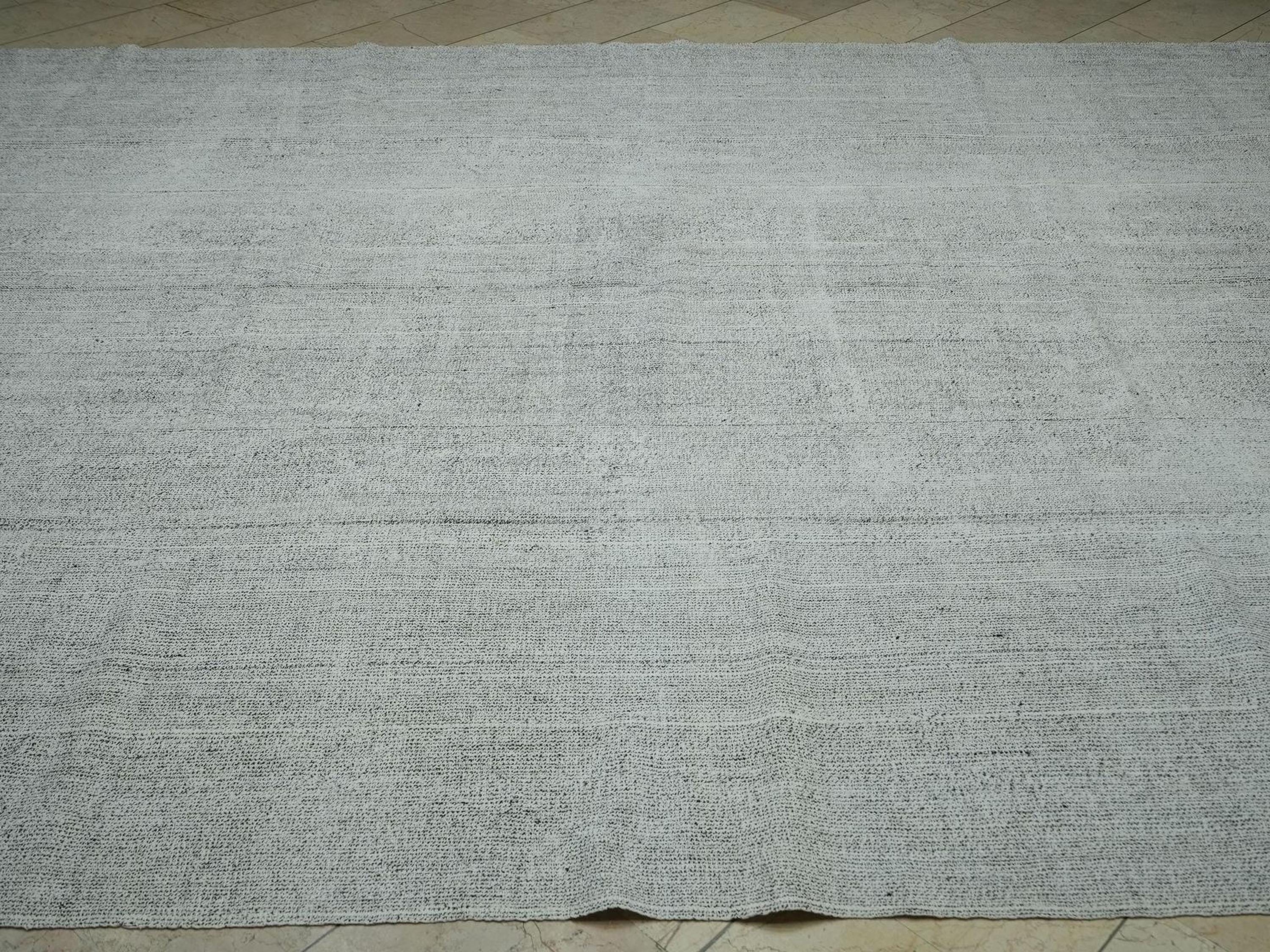 Minimalist Ivory Turkish Kilim Rug: Oversize Flat Weave Rugs 9,4x13,6 Ft.
