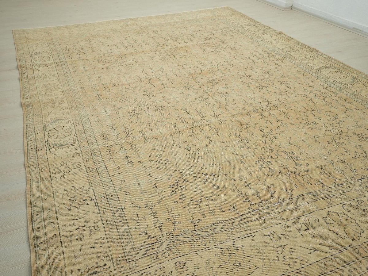 8x12 Floral Oushak Rug: Vintage Turkish Wool Carpet Minimalist Decor.