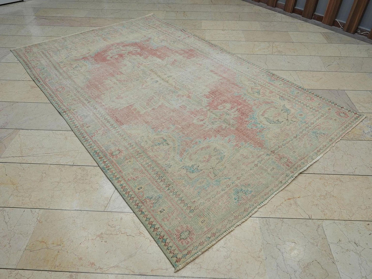 Vintage Wool Oushak Turkish Rug: Bohemian Style Decor Carpet Rugs, 5,5"x8,8" Feet.