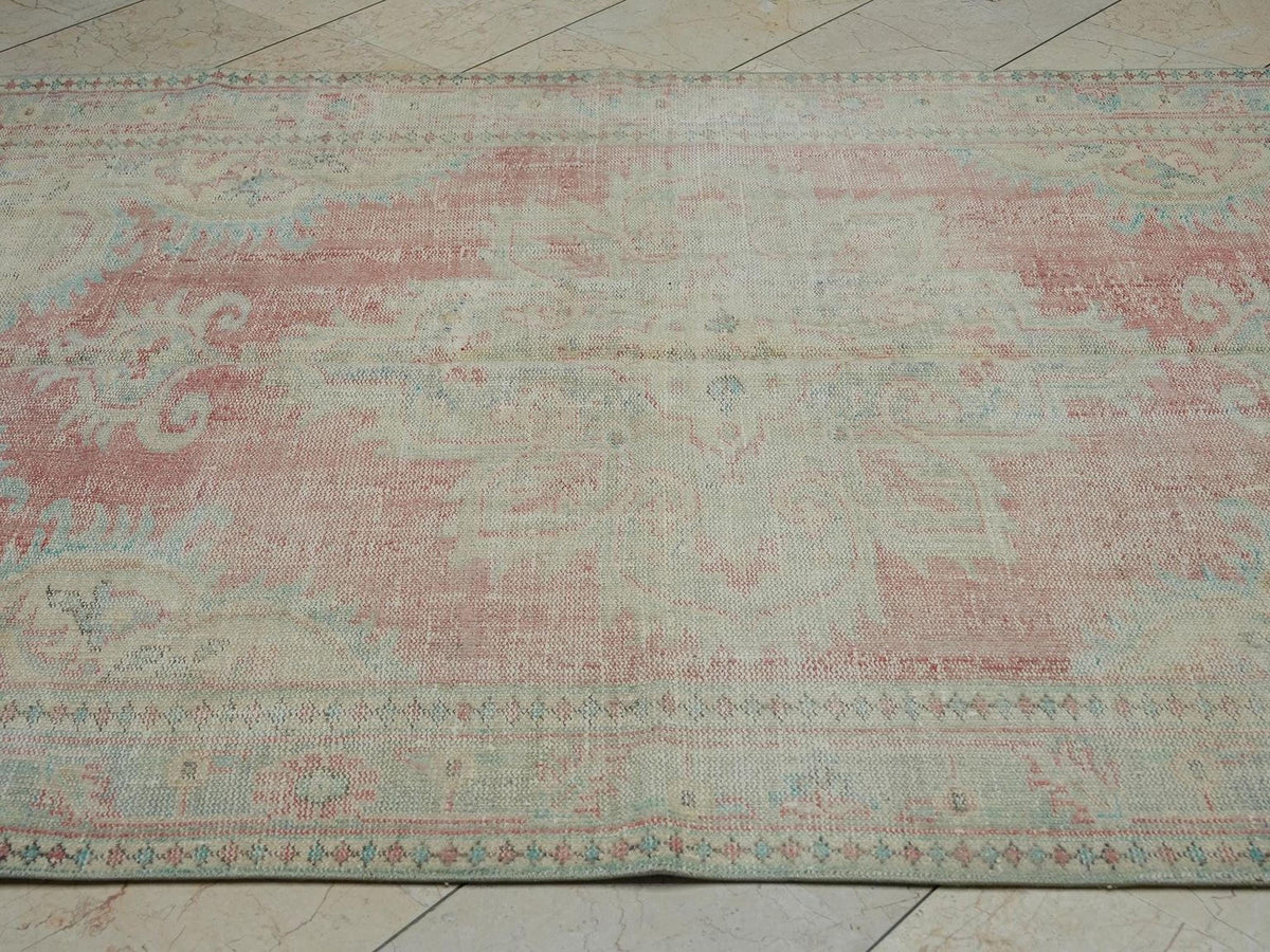 Vintage Wool Oushak Turkish Rug: Bohemian Style Decor Carpet Rugs, 5,5"x8,8" Feet.
