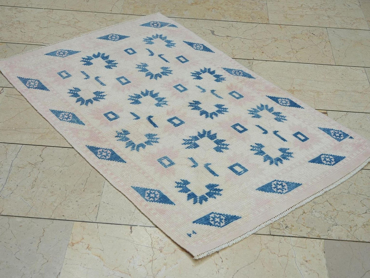 Small Turkish Oushak Rug: Blue Beige Ethnic Rugs 2,4x3,8 Feet.