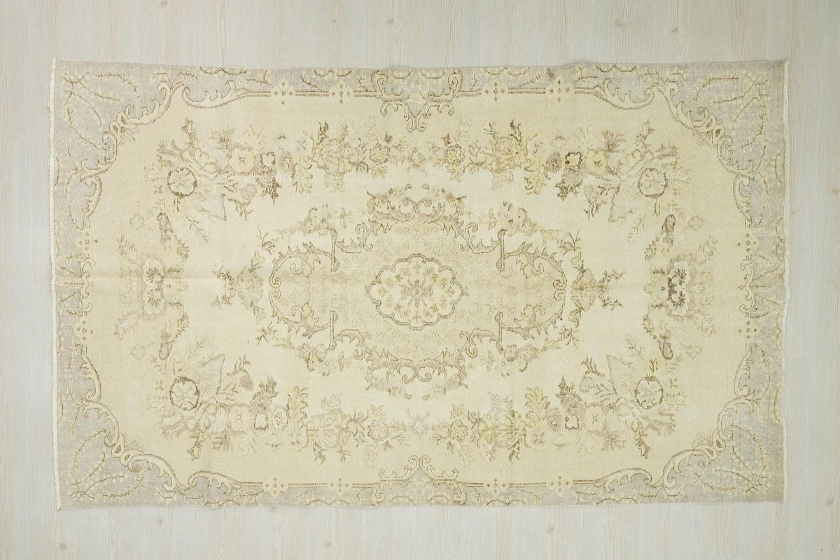 5x8 Vintage Neutral Oushak Rug: Turkish Wool Floral Carpet Rugs.