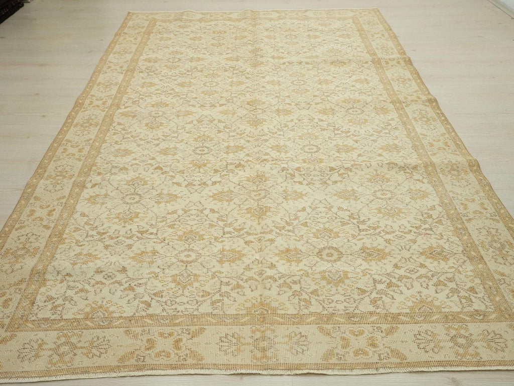 Large Vintage Oushak Rug: Beige Brown Turkish Wool Carpet, 6,1"x9,5" Ft.