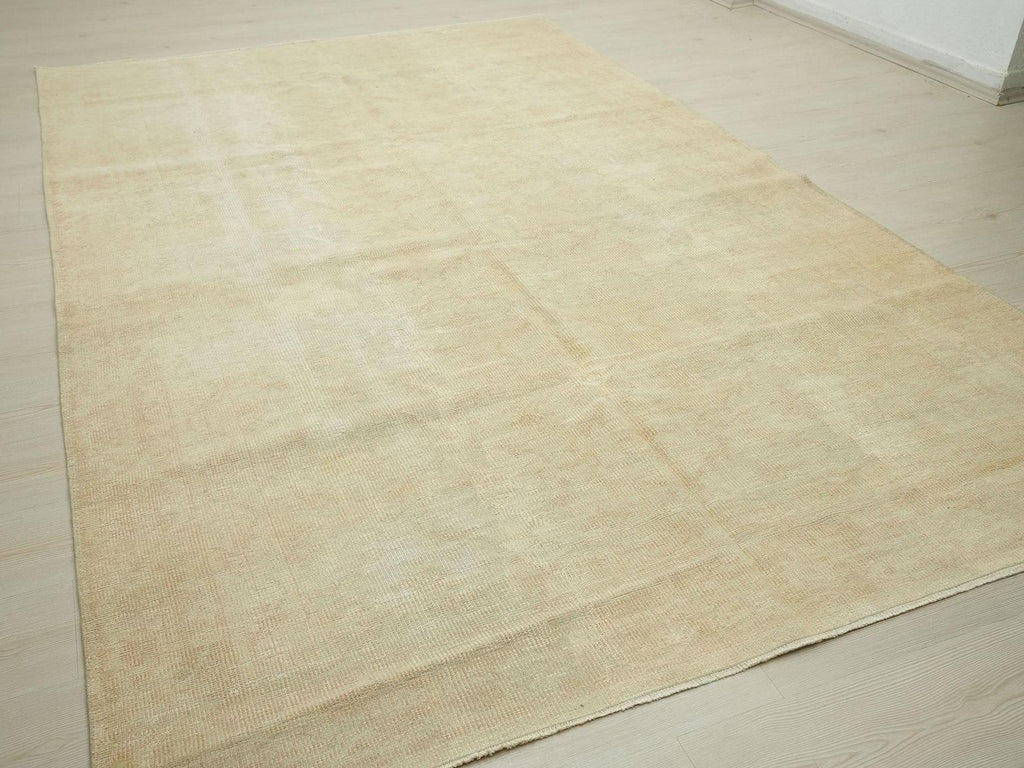 Vintage Oushak Rug: Mid-Century Modern Turkish Wool Carpet (6.3x10 ft)