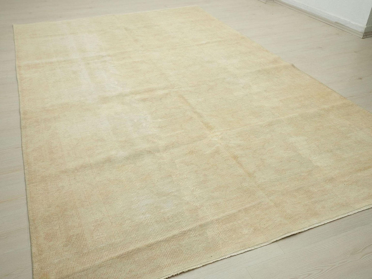 Vintage Oushak Rug: Mid-Century Modern Turkish Wool Carpet (6.3x10 ft)