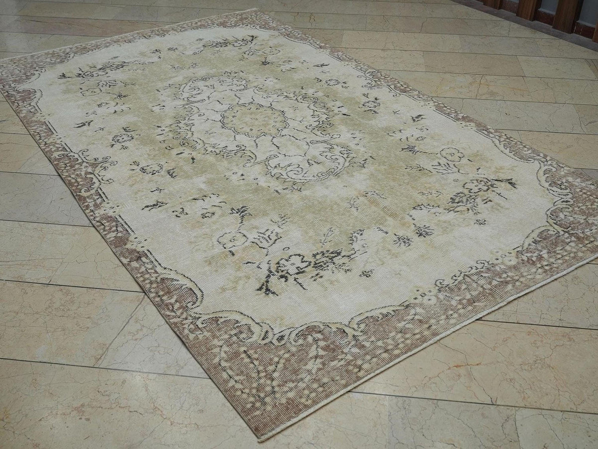 Vintage Oushak Rug: 5.5"x9.2' Turkish Wool Carpet, Mid-Century Modern Decor