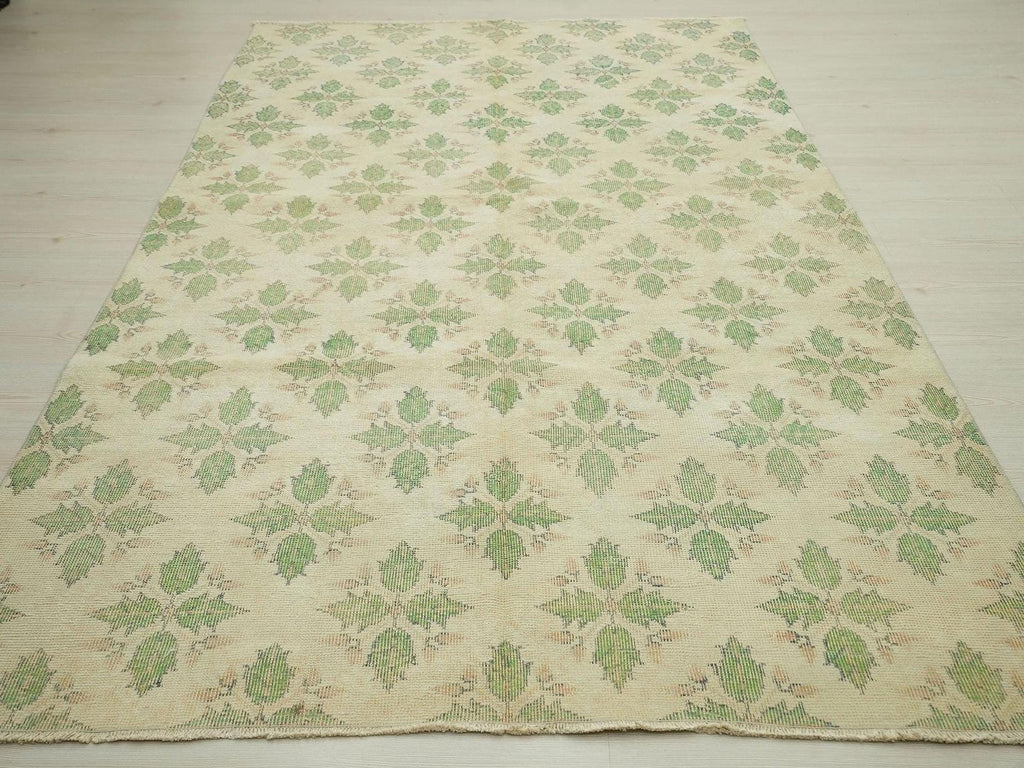 Vintage Oushak Rug: Green Beige Turkish Wool Carpet (5,4"x9,1" Feet)