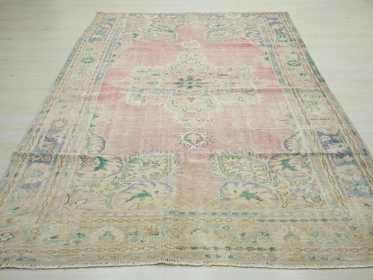 Vintage Oushak Rug: 5.6"x8.6' Mid-Century Turkish Wool Carpet