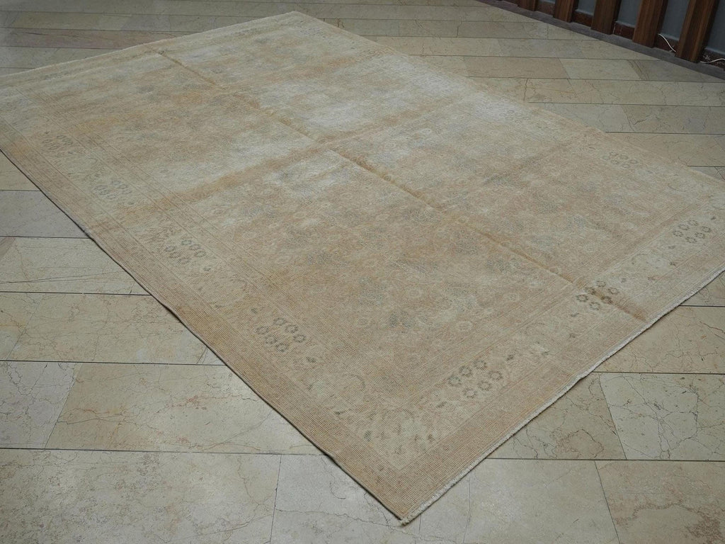 Handmade Oushak Wool Rug: 6.7x10 ft Vintage Turkish Carpet