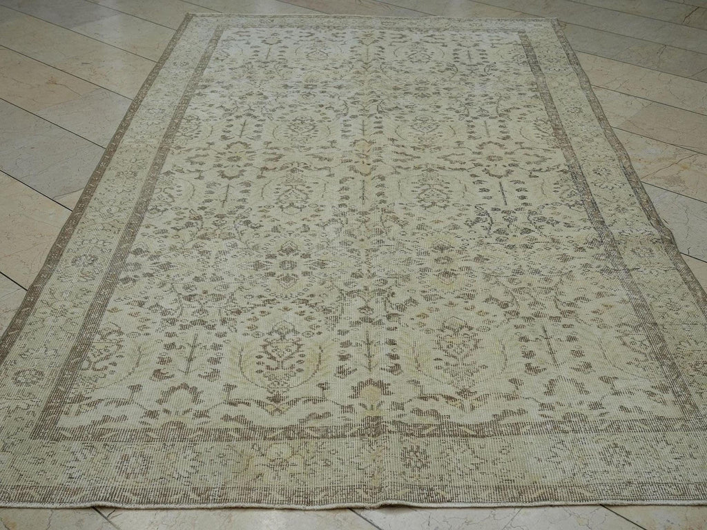 Vintage Oushak Turkish Rug: Brown Beige Wool Carpet (5,5"x9,4" Feet)