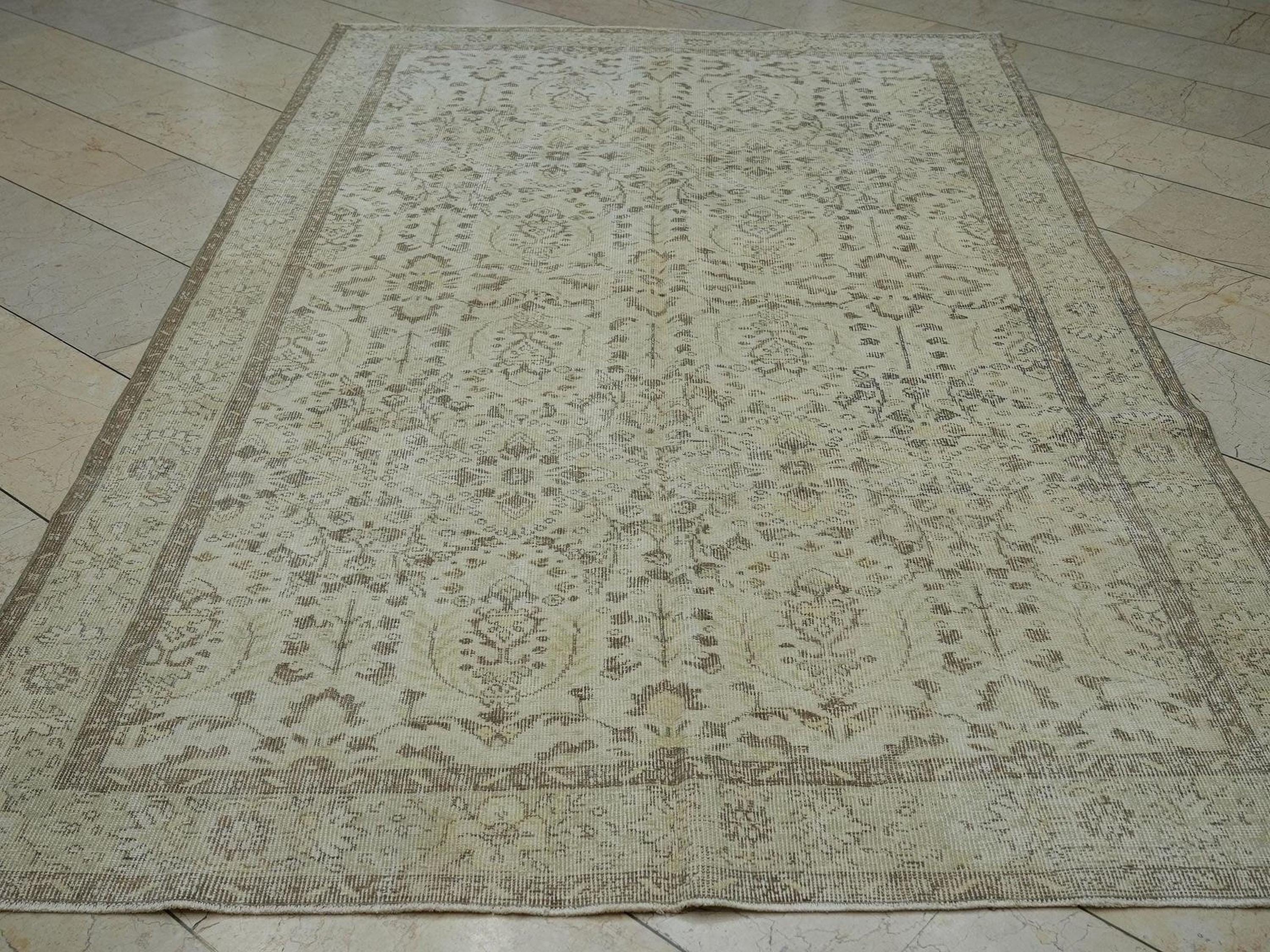 Vintage Oushak Turkish Rug: Brown Beige Wool Carpet (5,5"x9,4" Feet)