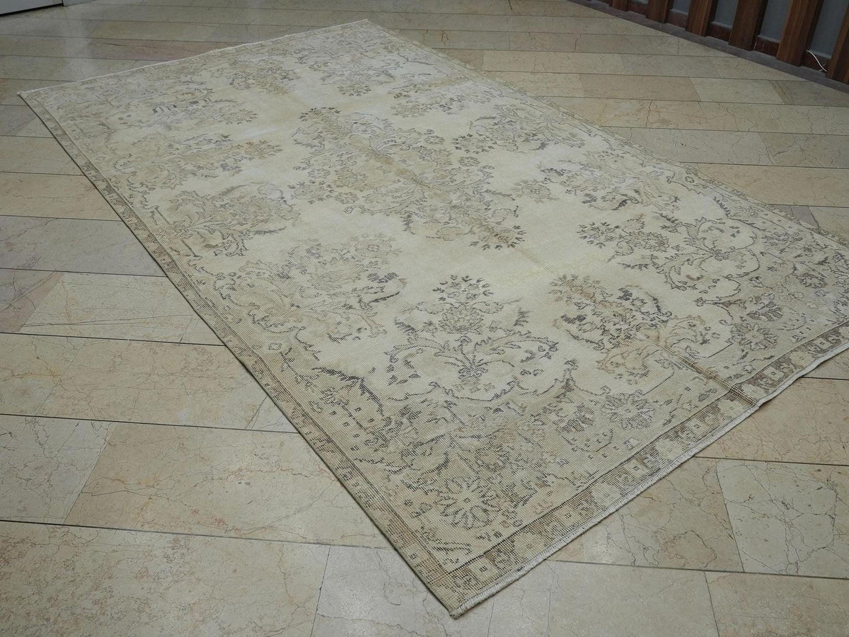 Vintage Oushak Wool Carpet Rug: Handmade Turkish Medallion Design (6.1x10.3 ft)