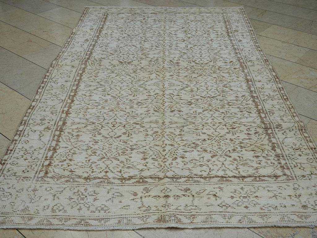 Vintage Oushak Wool Rug: Brown Beige Floral Turkish Carpet 5.2x8.8 ft