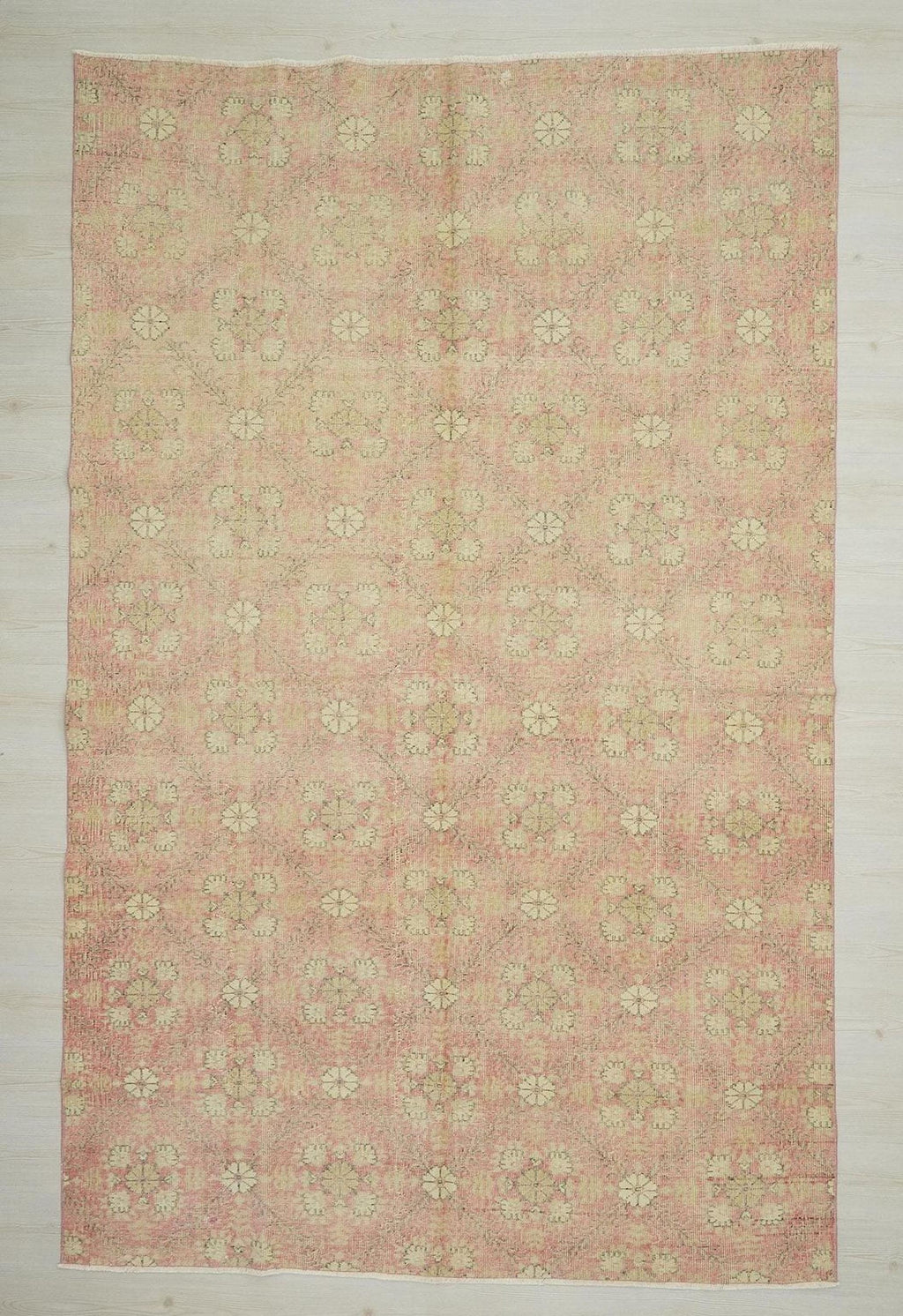 Floral Oushak Area Rug: Vintage Turkish Wool Carpet 6,6x10,3 Ft.