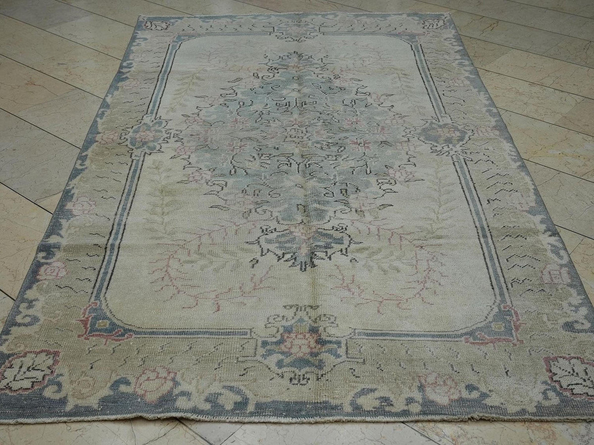 Vintage Oushak Wool Rug 5x8.5 ft: Gray Beige Turkish Carpet