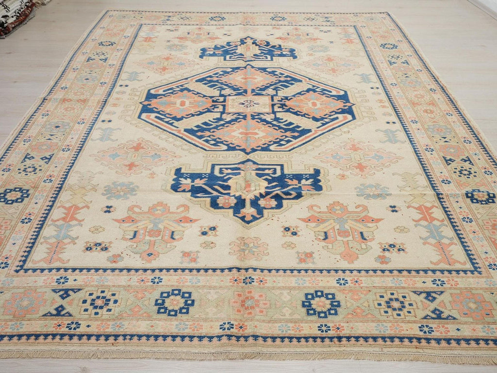 Handmade Wool Oushak Rug: 7,6"x9,7" Blue and White Turkish Carpet