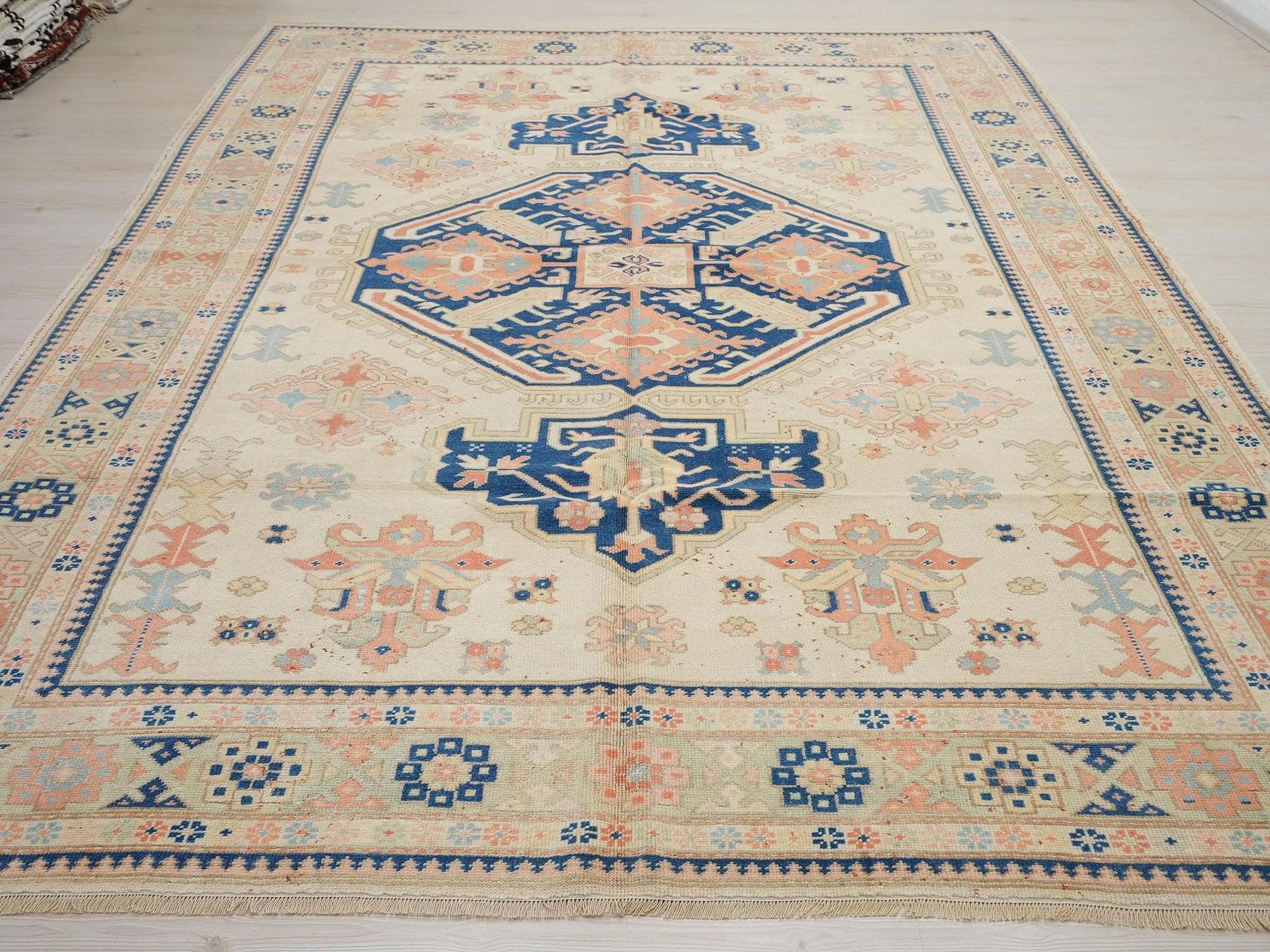 Handmade Wool Oushak Rug: 7,6"x9,7" Blue and White Turkish Carpet
