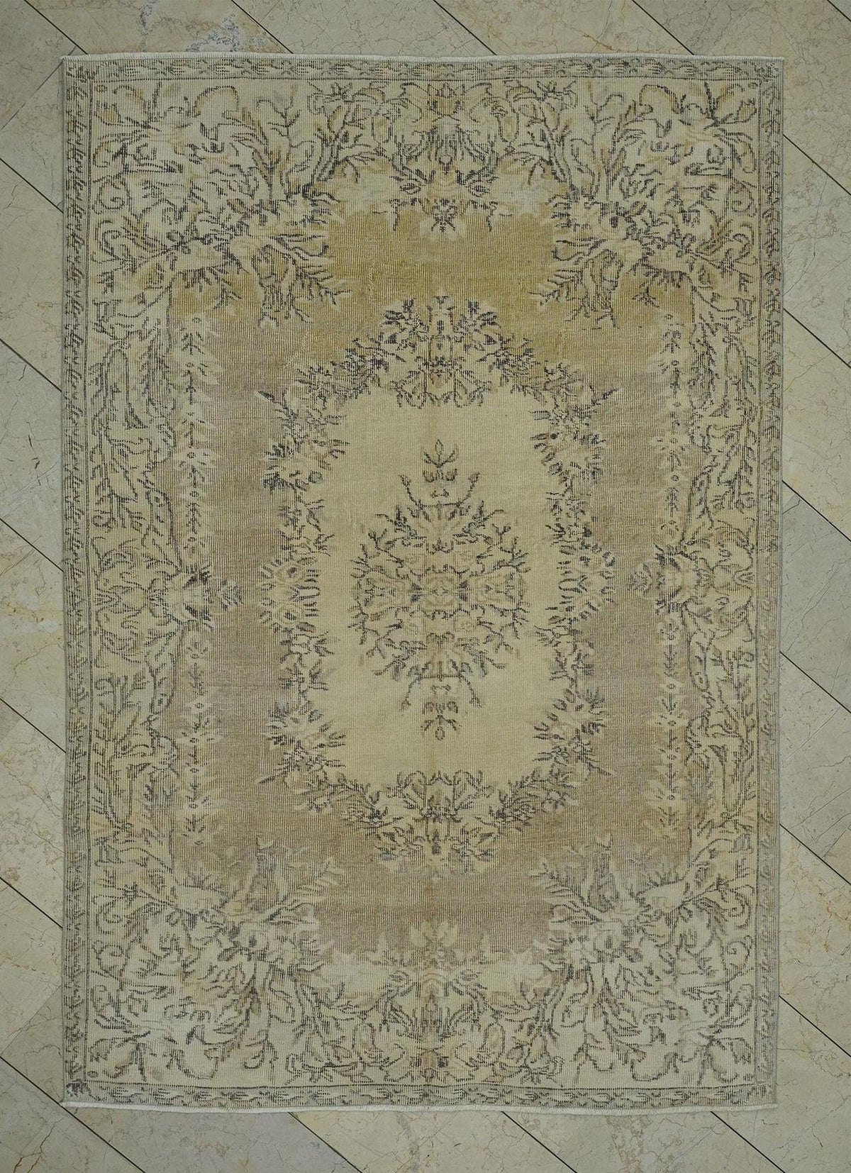 Handmade Oushak Wool Rug: Turkish Vintage Farmhouse Decor (5.4x7.9 ft)