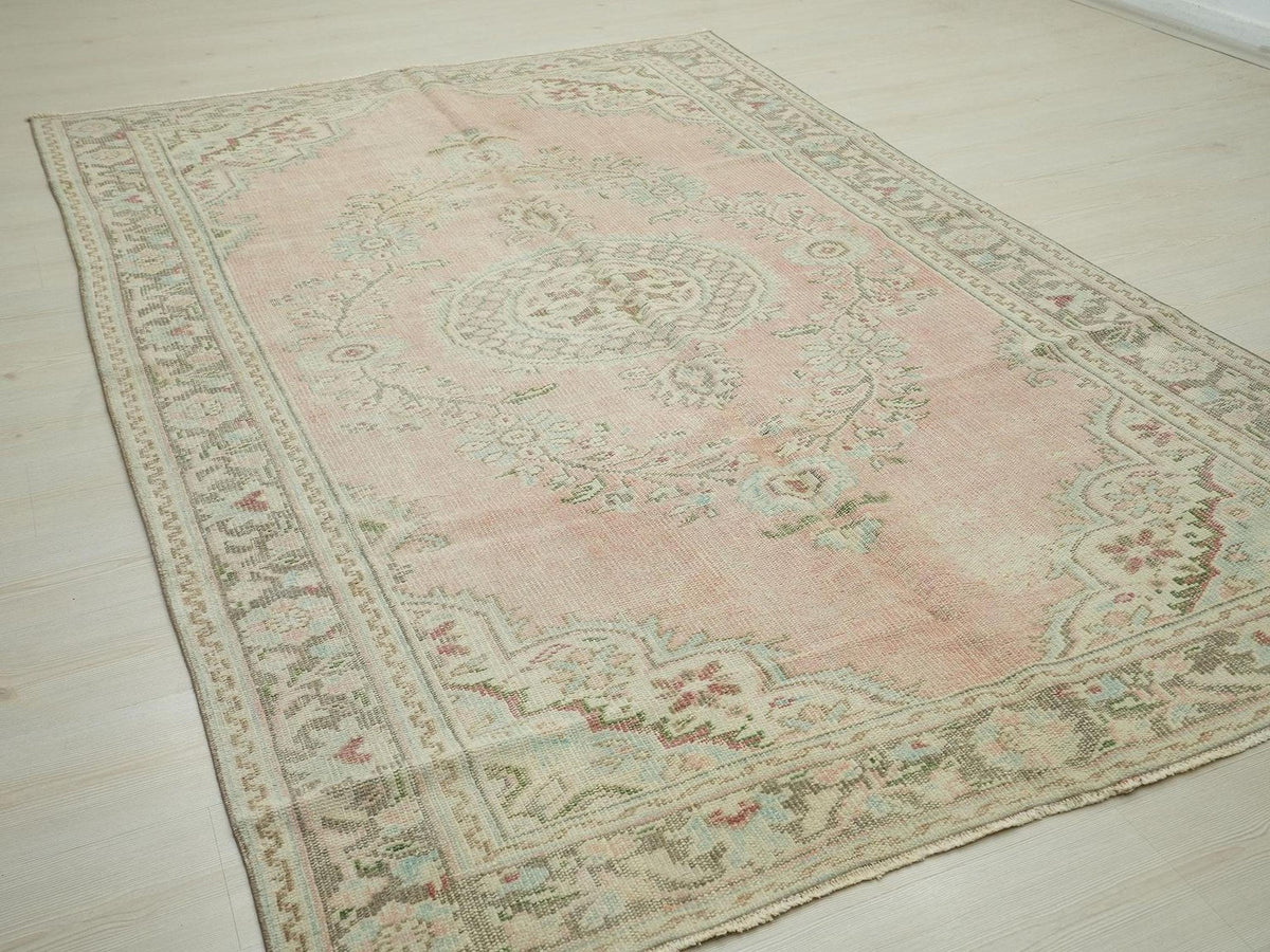 Vintage Oushak Rug: Handmade Turkish Wool Carpet Rugs, 5,7"x8,7" Feet.