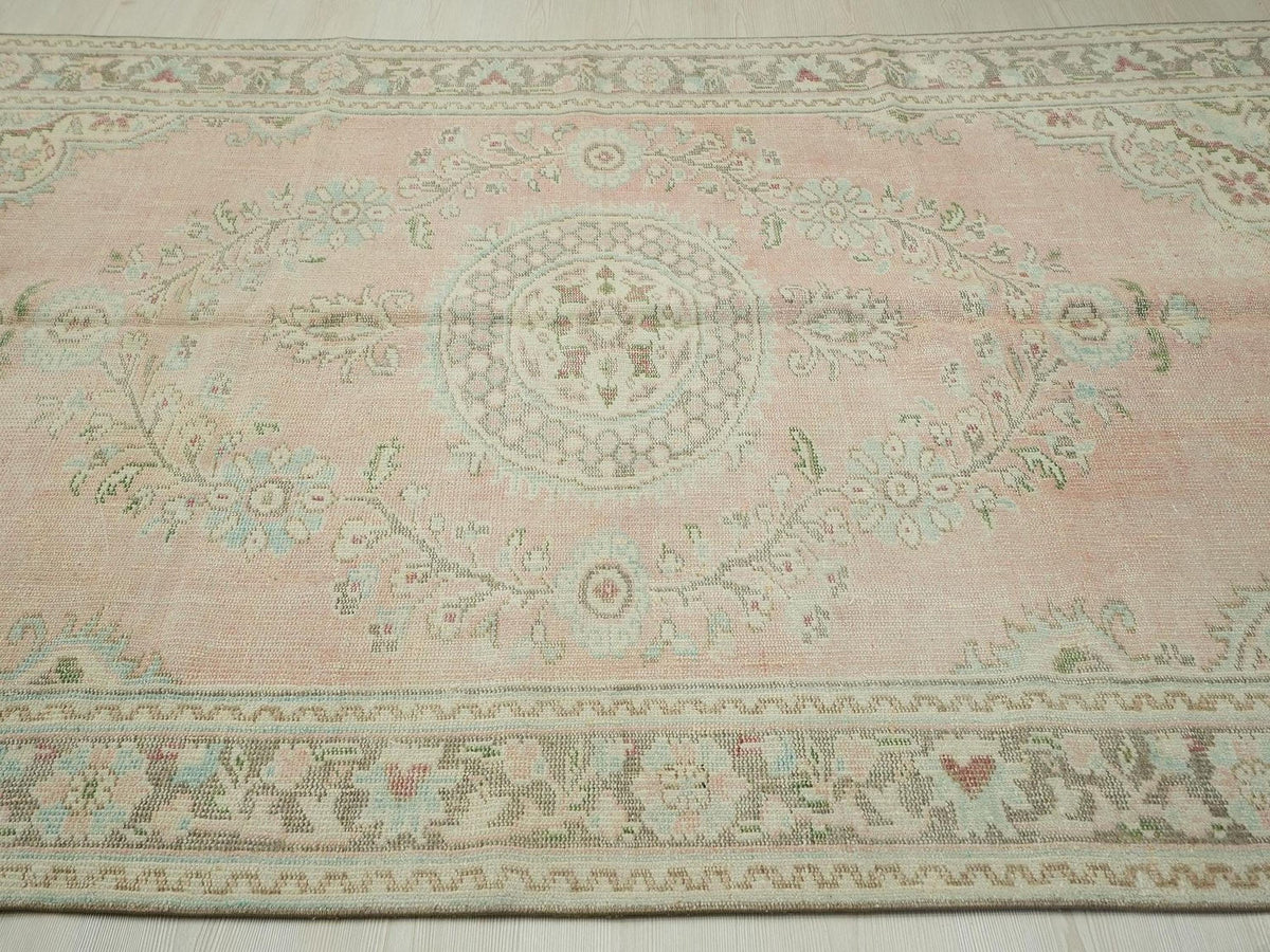 Vintage Oushak Rug: Handmade Turkish Wool Carpet Rugs, 5,7"x8,7" Feet.