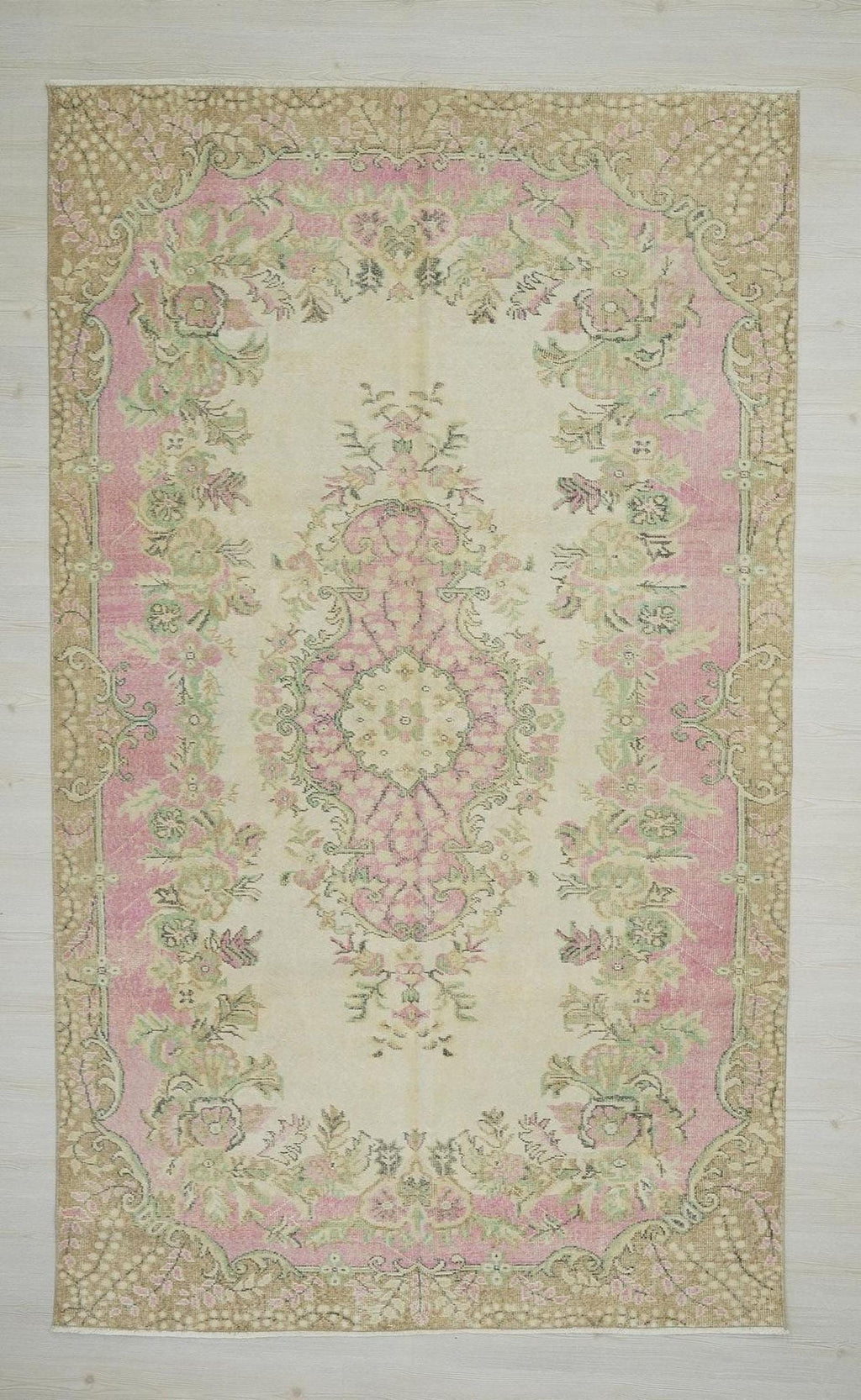 Large Oushak Rug: 6x10 Vintage Turkish Wool Carpet Rugs.
