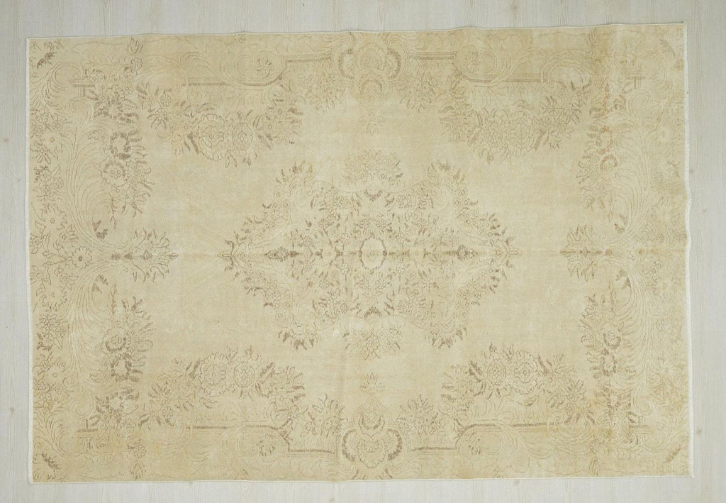 Large Vintage Oushak Rug: Handmade Turkish Wool Carpet Rugs, 6,4"x9,2" Feet.