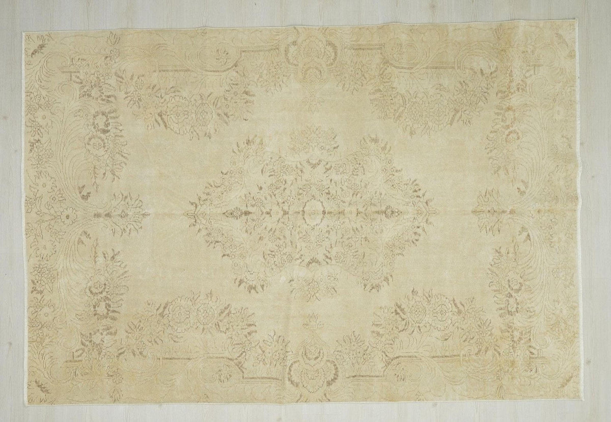 Large Vintage Oushak Rug: Handmade Turkish Wool Carpet Rugs, 6,4"x9,2" Feet.