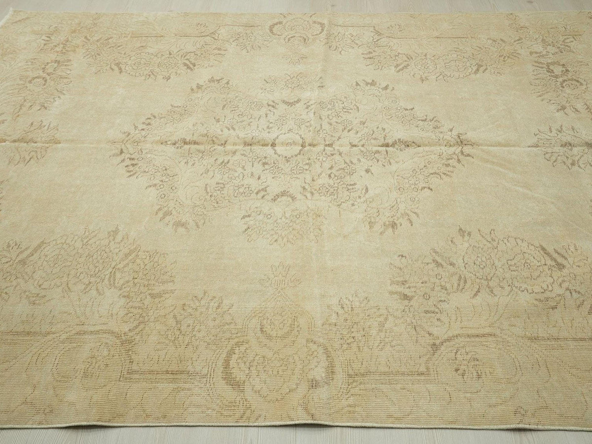 Large Vintage Oushak Rug: Handmade Turkish Wool Carpet Rugs, 6,4"x9,2" Feet.