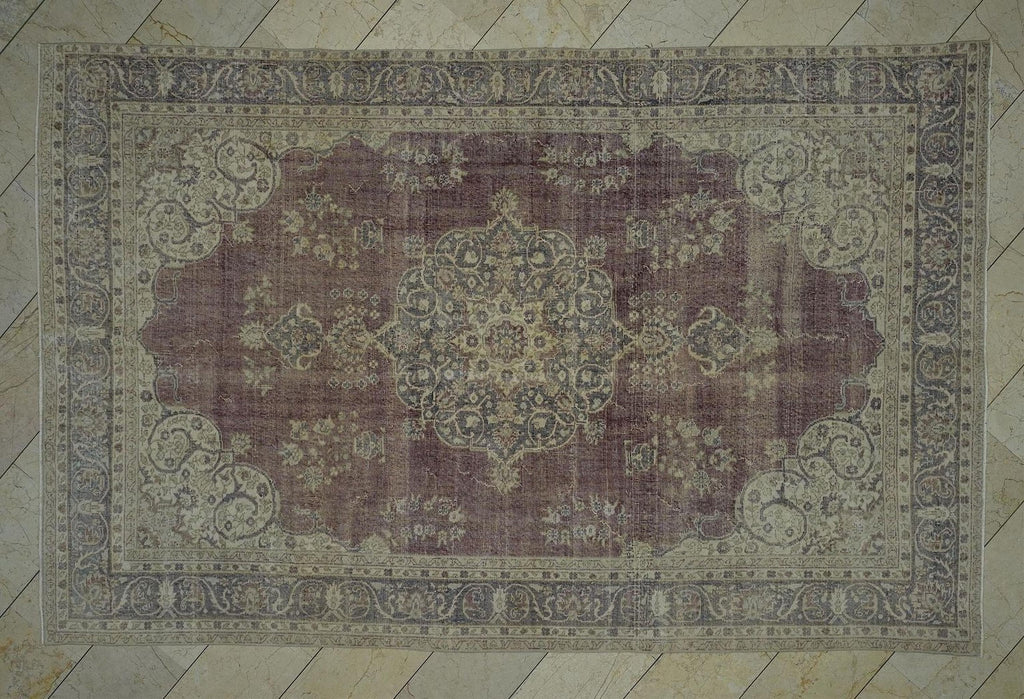 Large Handmade Wool Oushak Rug: Farmhouse Turkish Carpet (6.8 x 10.7 ft)