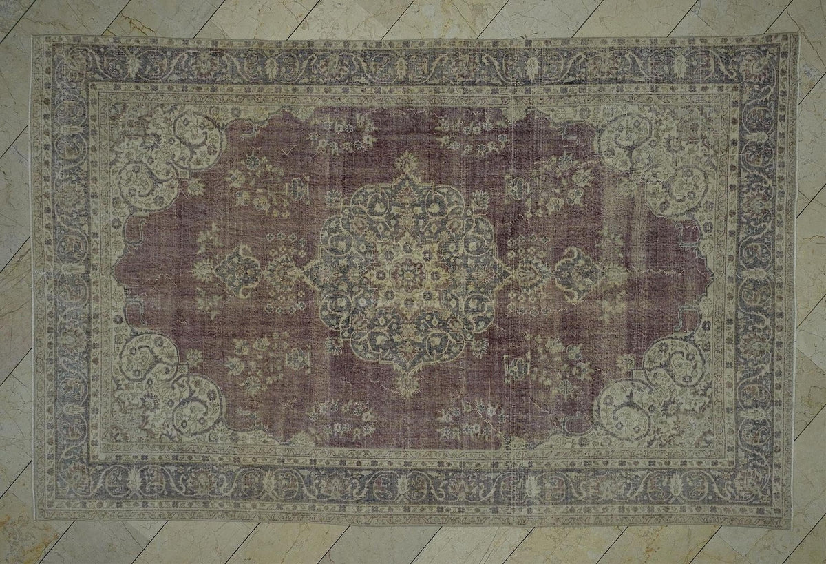 Large Handmade Wool Oushak Rug: Farmhouse Turkish Carpet (6.8 x 10.7 ft)