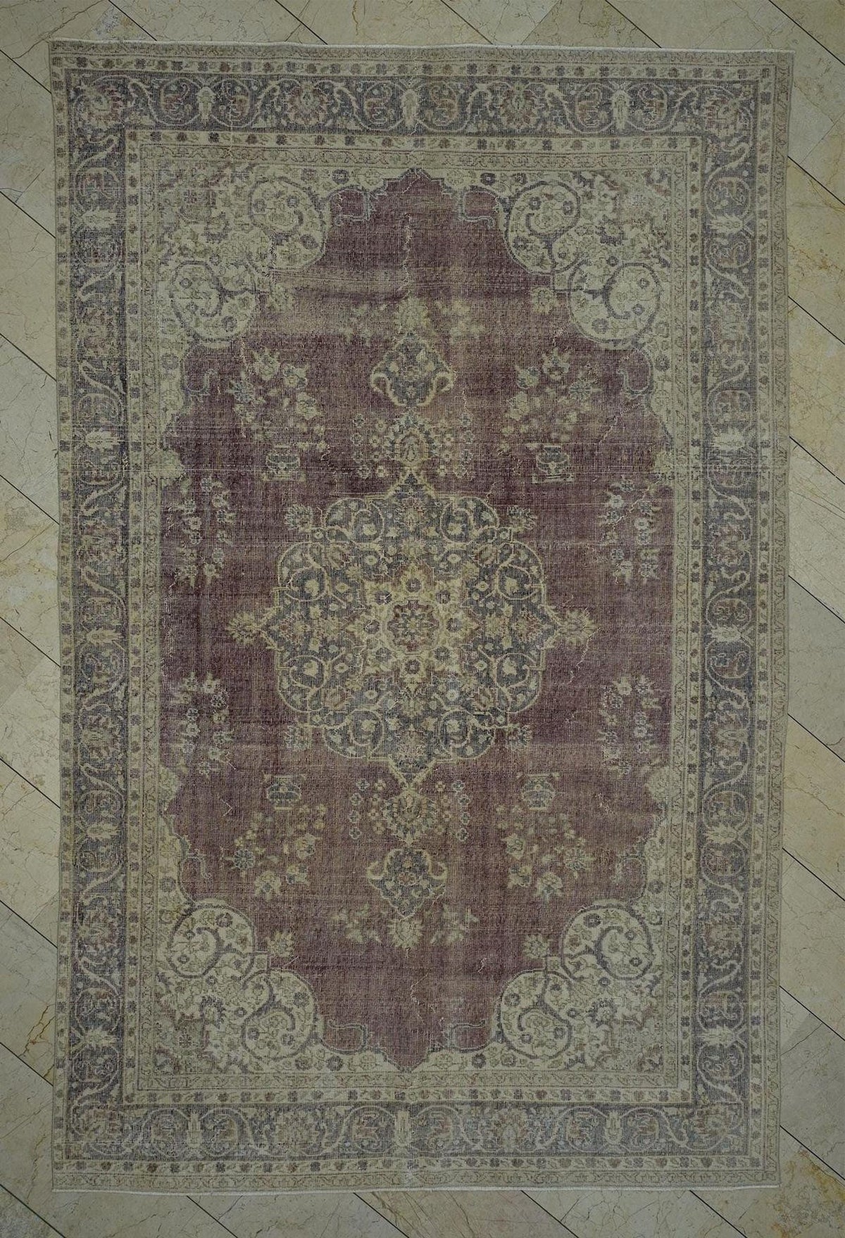 Large Handmade Wool Oushak Rug: Farmhouse Turkish Carpet (6.8 x 10.7 ft)