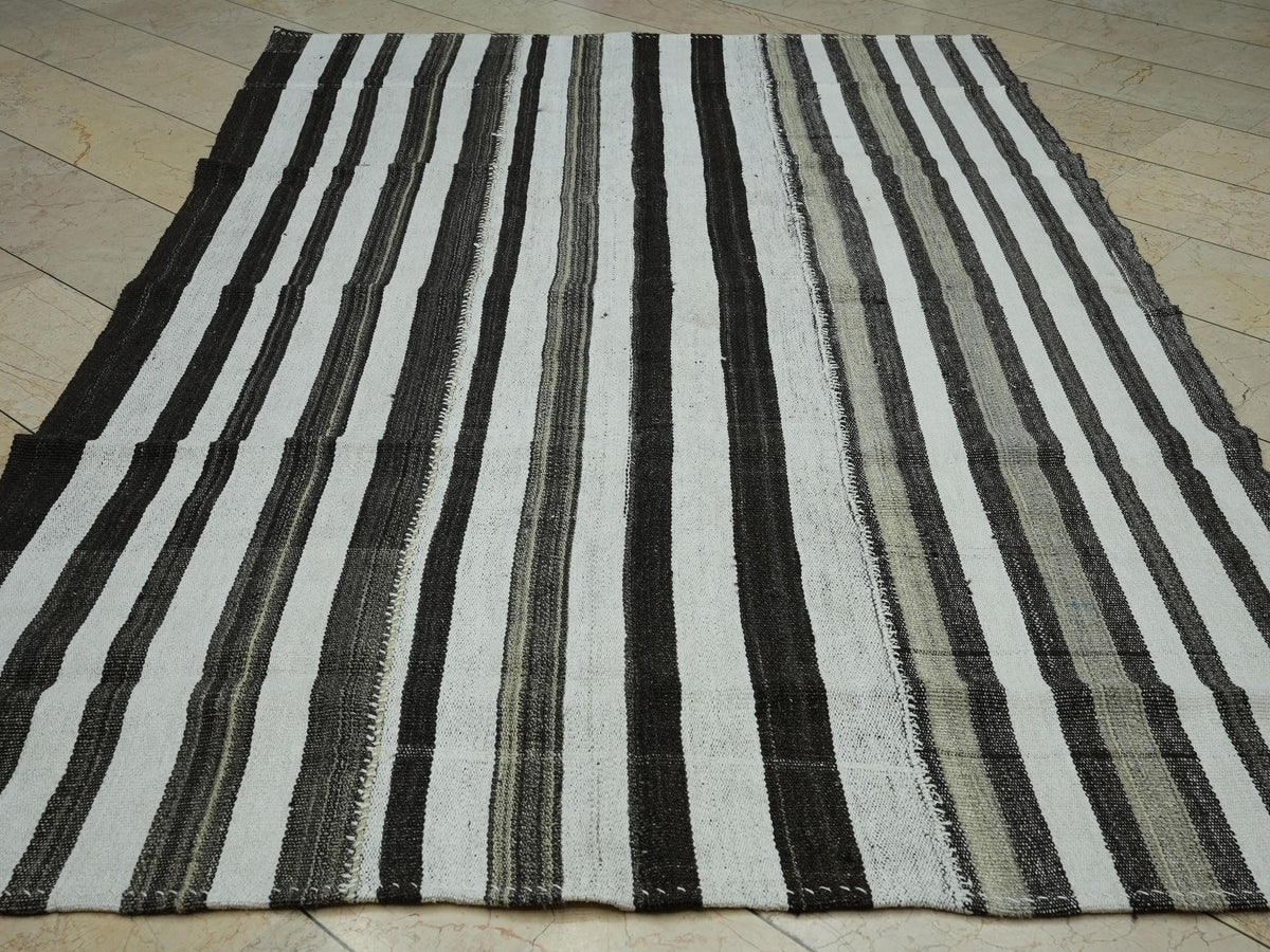 Striped Hemp Kilim Rug (5,3x9,2 ft): Minimalist Modern Decor Rugs.