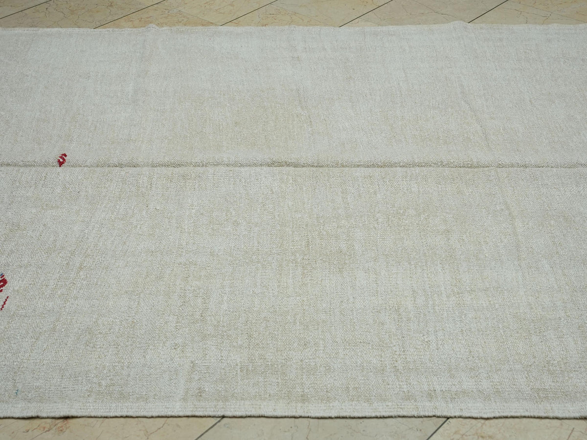 Plain Cream Vintage Turkish Hemp Kilim Rug: 5.5x9.3 ft Organic Flat Woven Rugs.