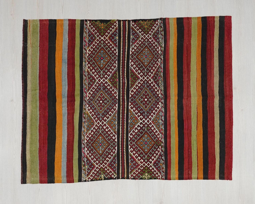 Antique Turkish Soumak Kilim Rug: Handwoven Wool Woven Wall Hanging Decor Rugs 4.3x5.5 ft.