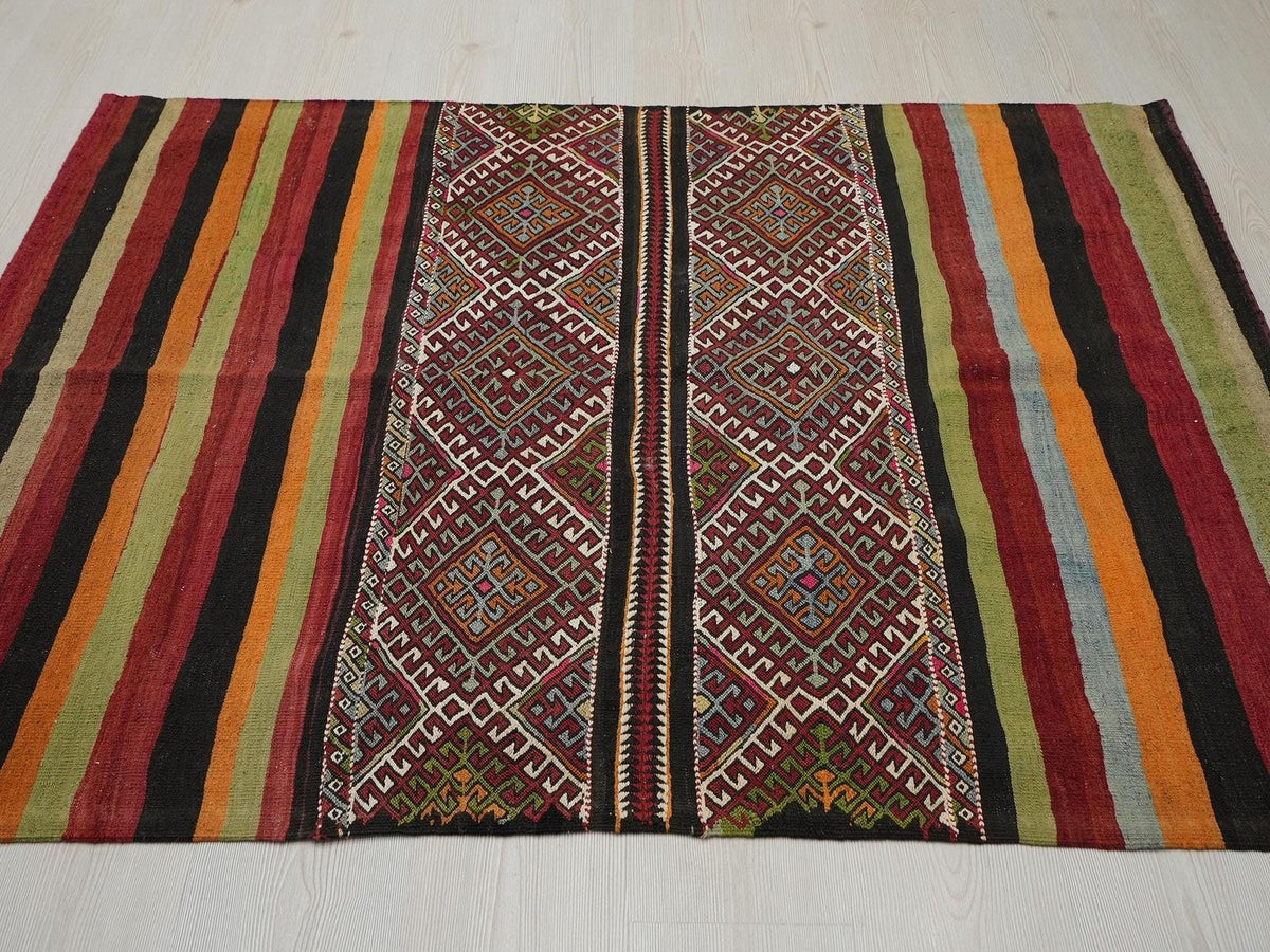 Antique Turkish Soumak Kilim Rug: Handwoven Wool Woven Wall Hanging Decor Rugs 4.3x5.5 ft.