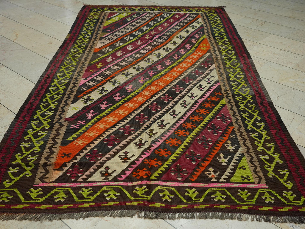 Old Kurdish Kilim Rug: Home Living Floor Decor Handwoven Wool Area Rugs 5,5x10,2 Feet.