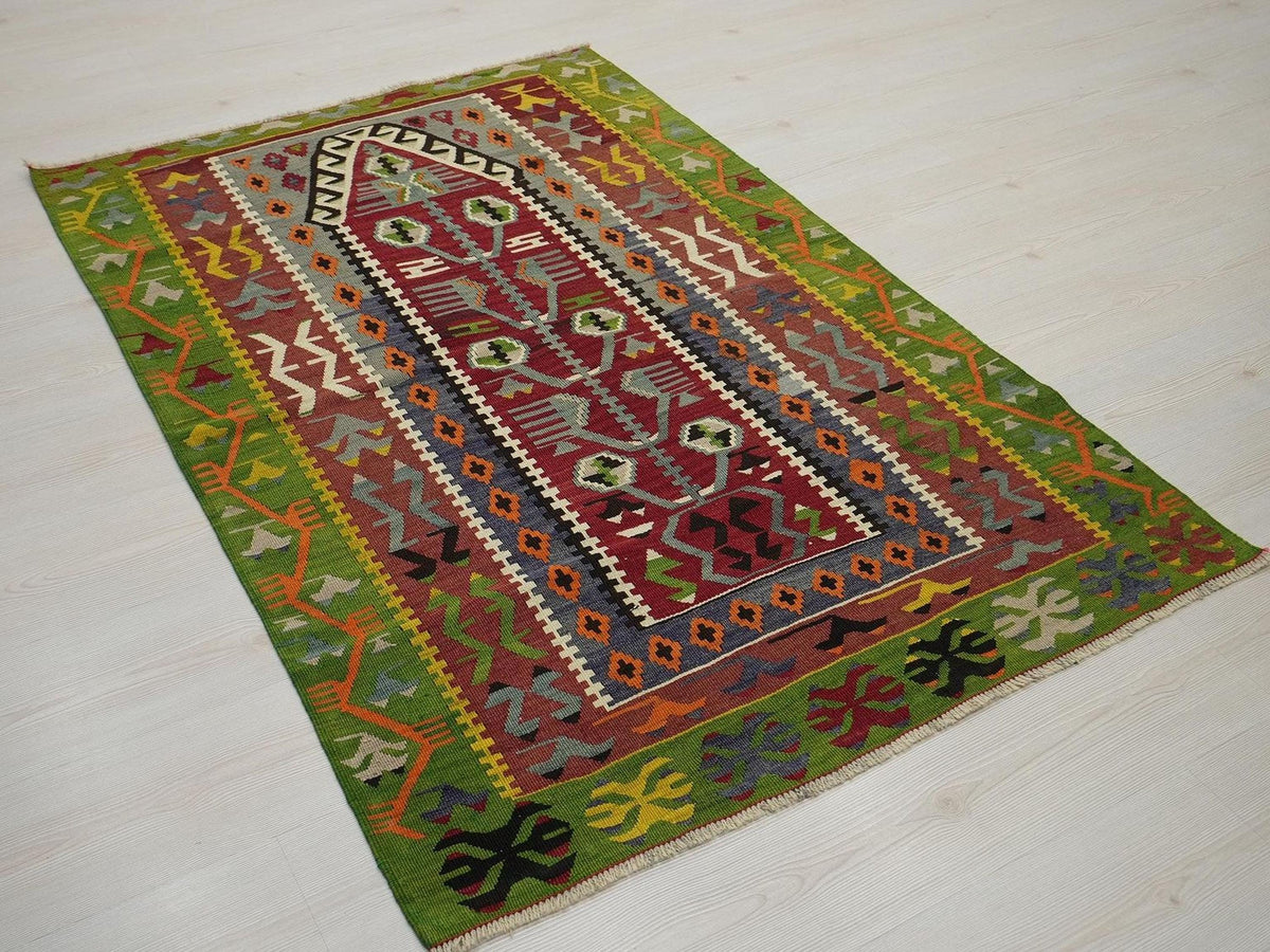 Small Turkish Kilim Rug: 4x6 Vintage Wool Flat Woven Rugs.