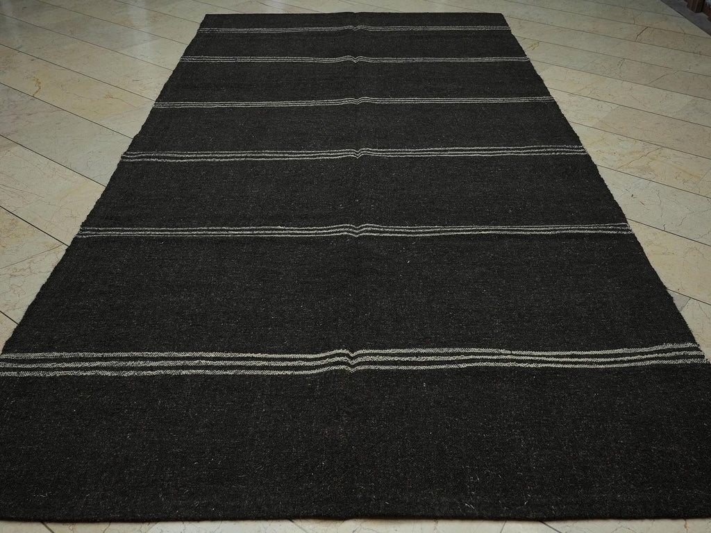 Vintage Turkish Kilim Rug: 1960s Goat Hair Flat Weave, 5,7x11,6 ft