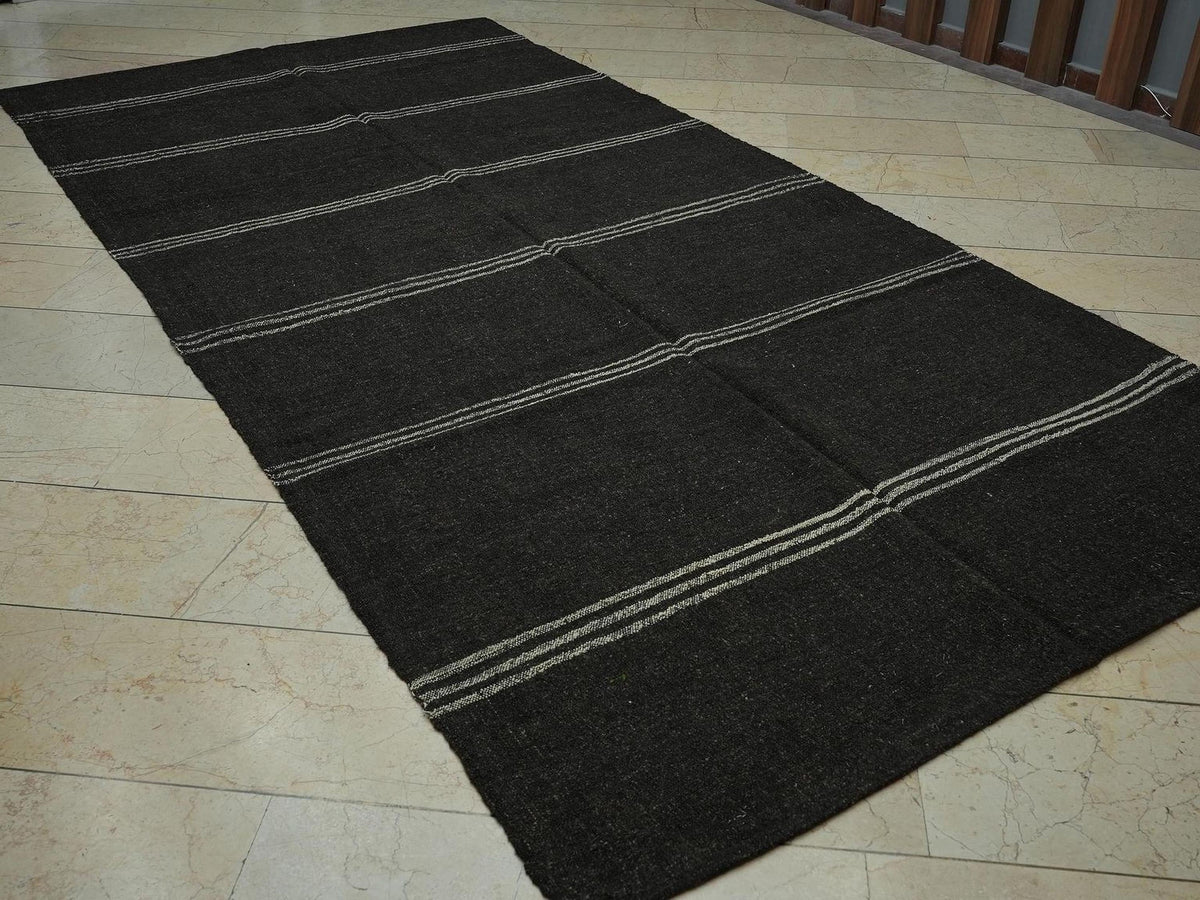 Vintage Turkish Kilim Rug: 1960s Goat Hair Flat Weave, 5,7x11,6 ft