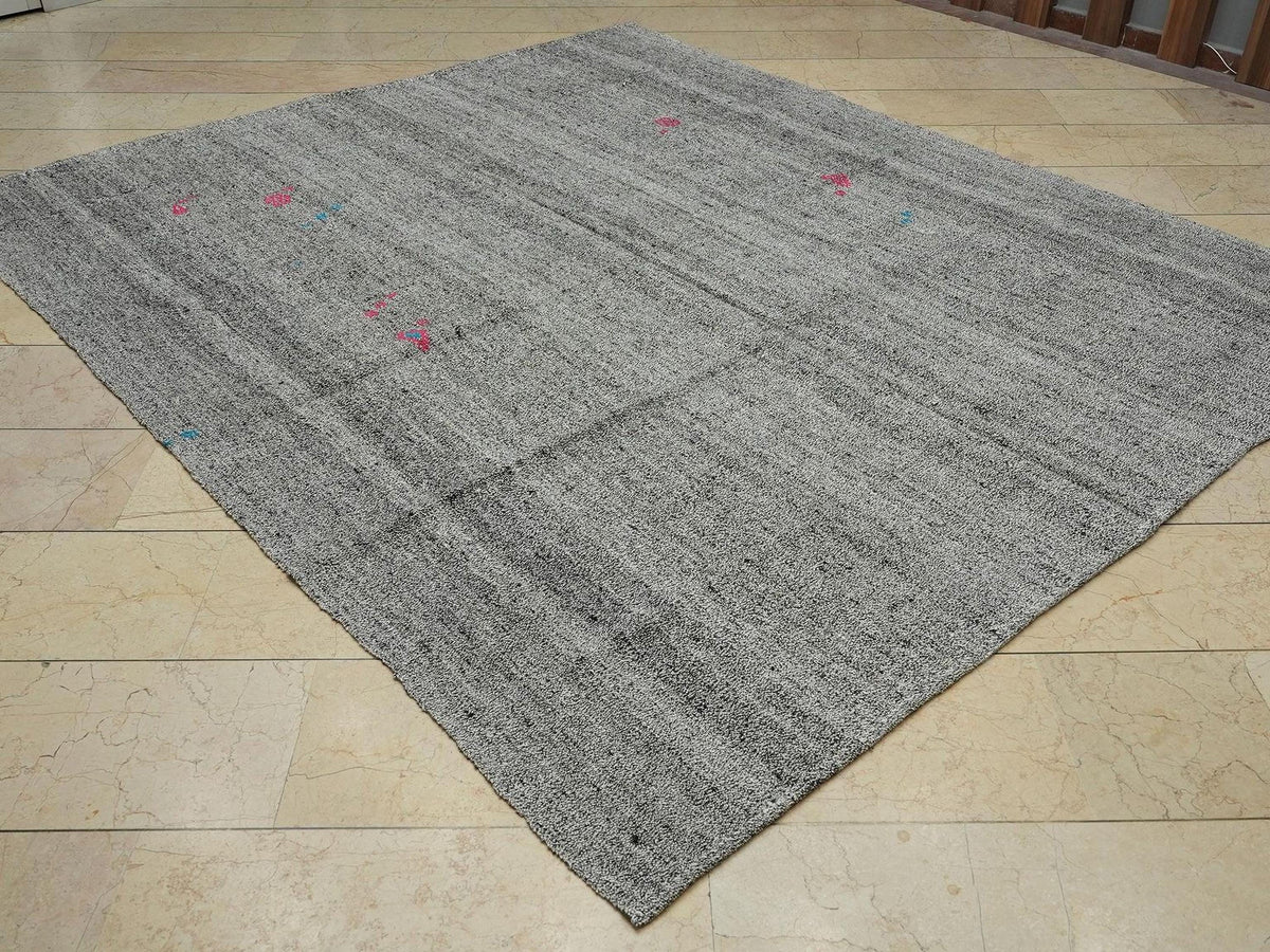 Handmade Turkish Kilim Rug: Scandinavian Style Gray Rugs (7,7"x9,1" Feet)
