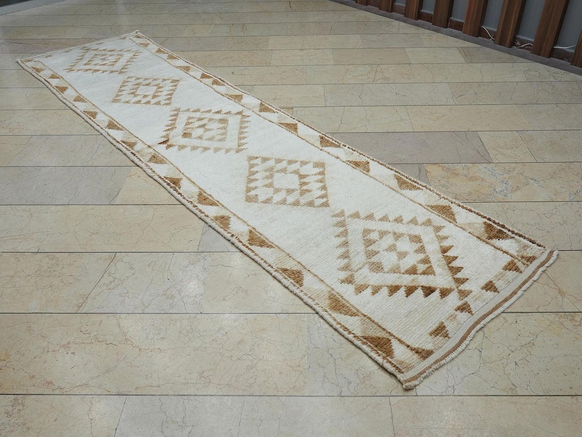 Luxurious Decor Handmade Wool Moroccan Style Rug Runner: 3x11 Brown & White Rugs