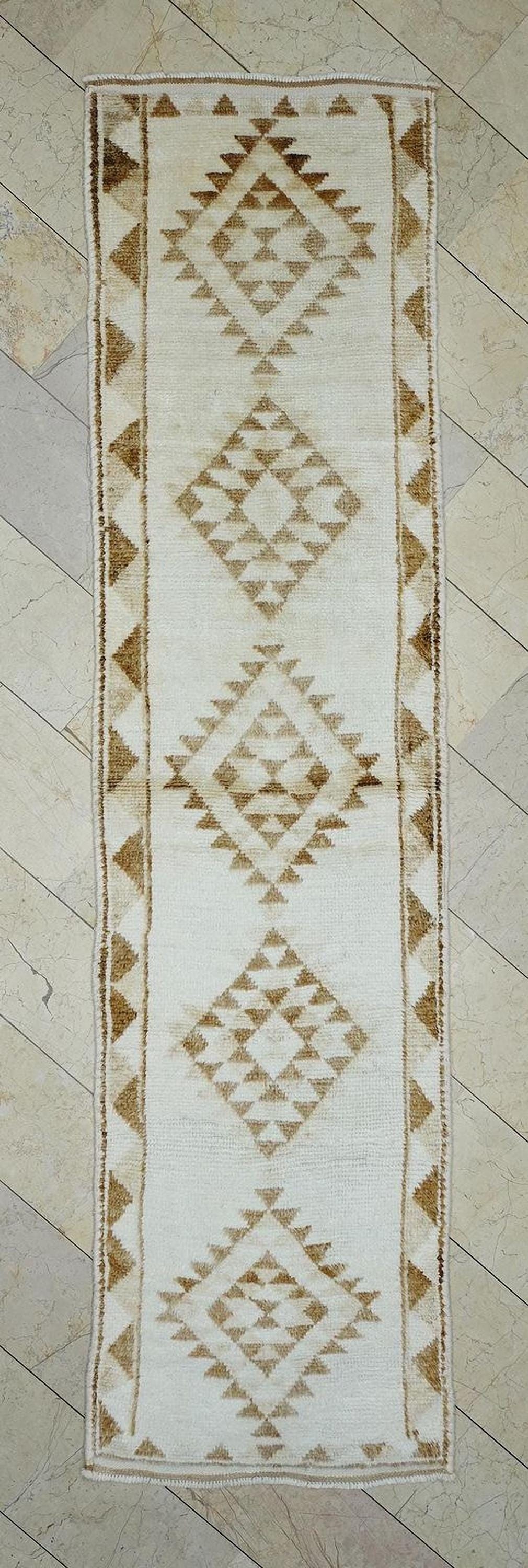 Luxurious Decor Handmade Wool Moroccan Style Rug Runner: 3x11 Brown & White Rugs