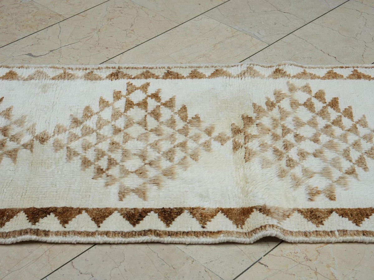 Brown & White Handmade Wool Turkish Rug Runner: Modern Stair Treads Decor Rugs 2,6x12,3 Ft.