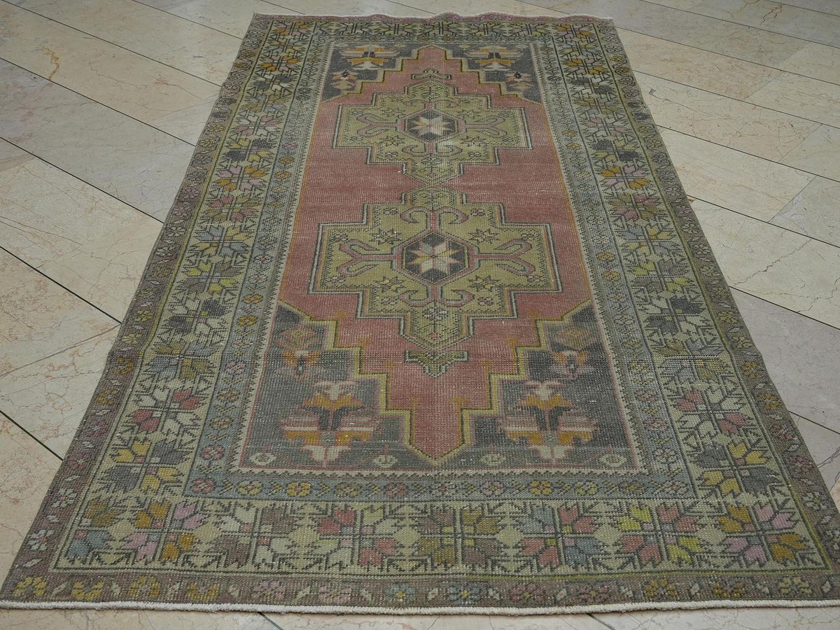 Daisy Oushak Rug: 4x8 Feet,Vintage Turkish Wool Carpet Rugs.