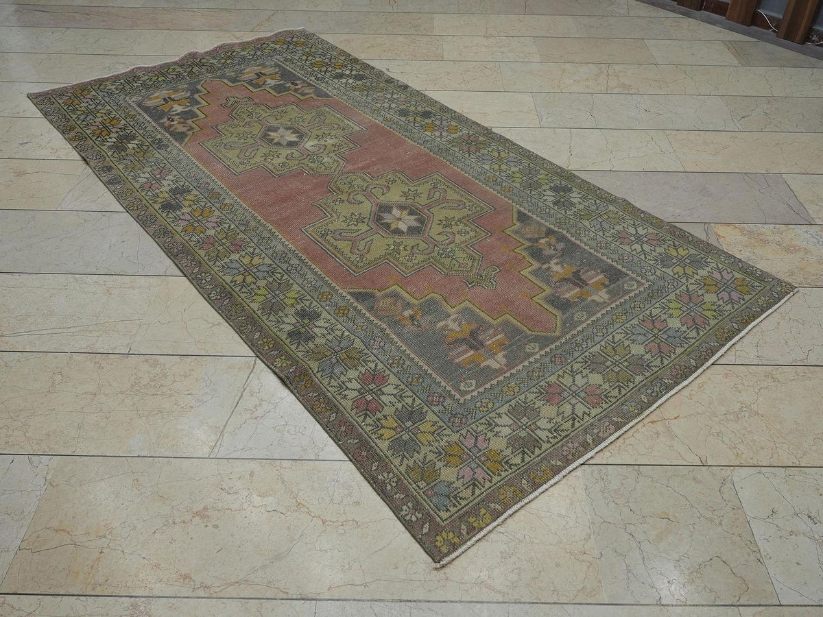 Daisy Oushak Rug: 4x8 Feet,Vintage Turkish Wool Carpet Rugs.