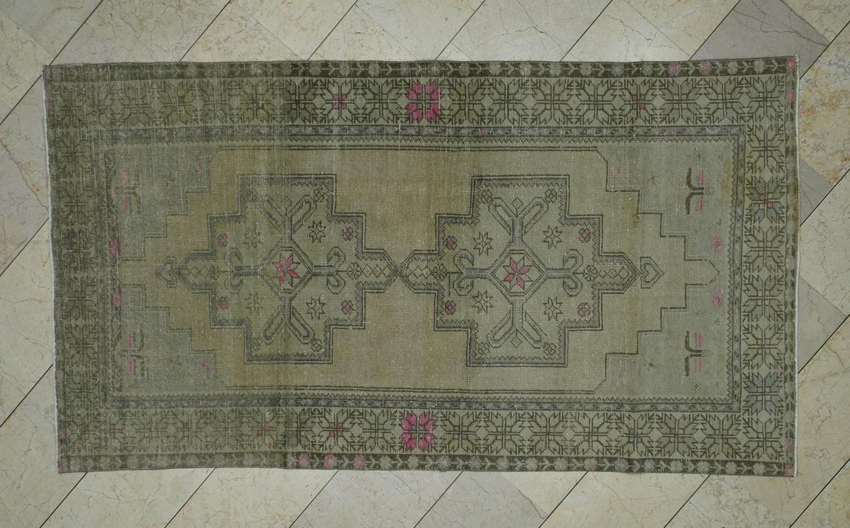 Daisy Design Old Vintage Turkish Rug: 4.3x7.9 Feet,Muted Area Rugs For Home Living.