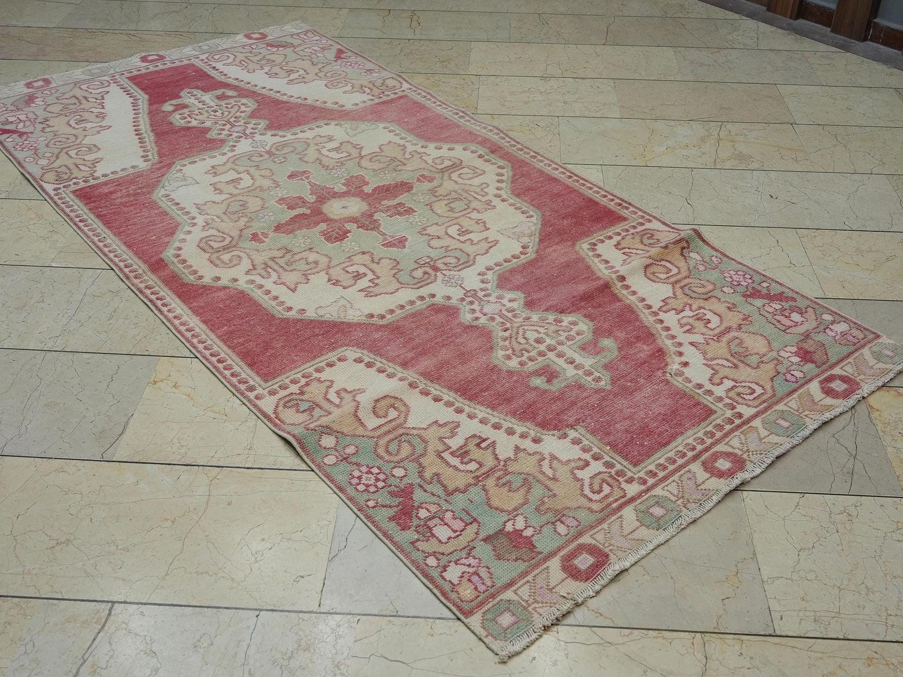 Handmade Wool Turkish Rug: Mid-Century Modern Oushak Carpet (3.9 x 8.1 ft)