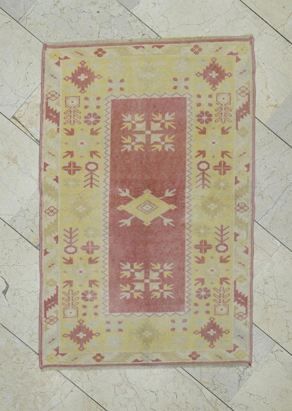 Handwoven Wool Oushak Rug: 2.7x4 Feet,Chic Bohemian Decor Carpet Rugs.